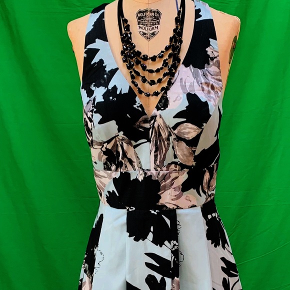 Bold Flower Hi Low Party Dress - Picture 4 of 8